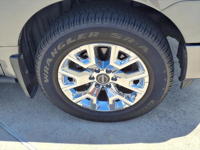 2024 Nissan Titan Crew Cab SV 4x2