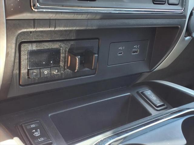 2024 Nissan Titan Crew Cab SV 4x2