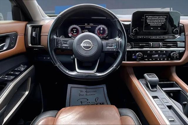2023 Nissan Pathfinder Platinum FWD