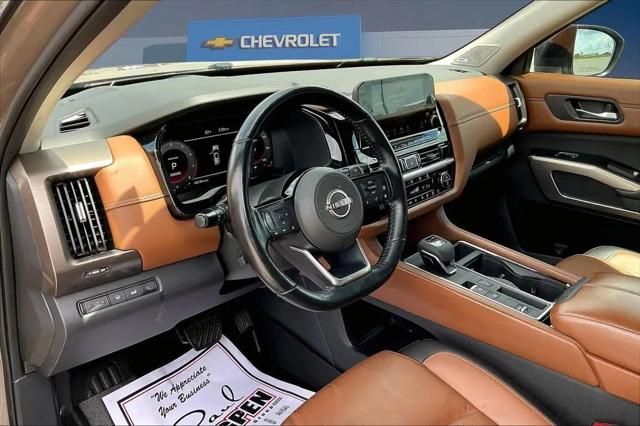 2023 Nissan Pathfinder Platinum FWD