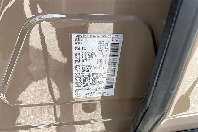 2023 Nissan Pathfinder Platinum FWD
