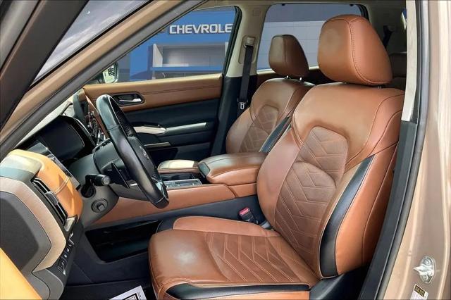 2023 Nissan Pathfinder Platinum FWD