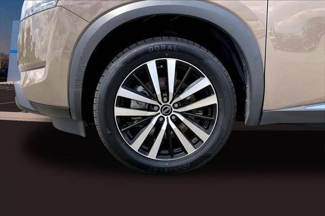 2023 Nissan Pathfinder Platinum FWD