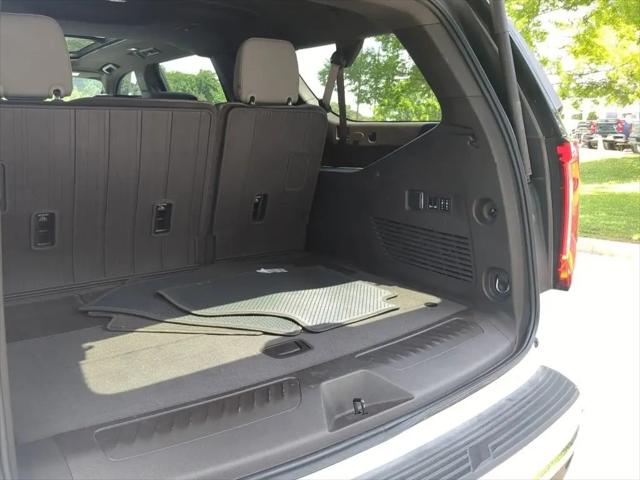 2024 GMC Yukon XL 4WD SLT