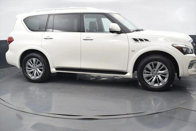 2017 INFINITI QX80 Standard