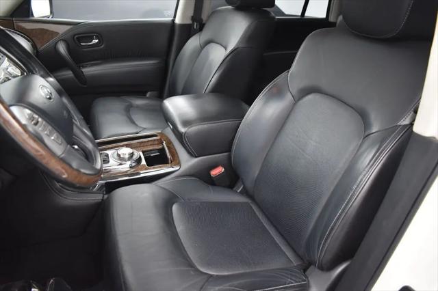 2017 INFINITI QX80 Standard