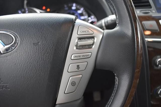 2017 INFINITI QX80 Standard