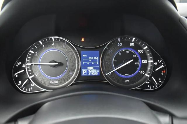 2017 INFINITI QX80 Standard