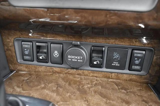 2017 INFINITI QX80 Standard