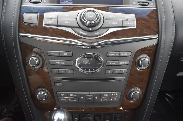 2017 INFINITI QX80 Standard
