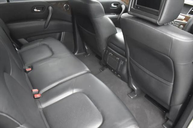 2017 INFINITI QX80 Standard