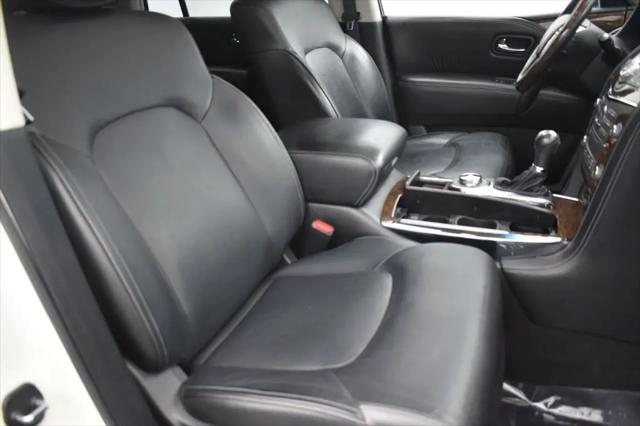 2017 INFINITI QX80 Standard