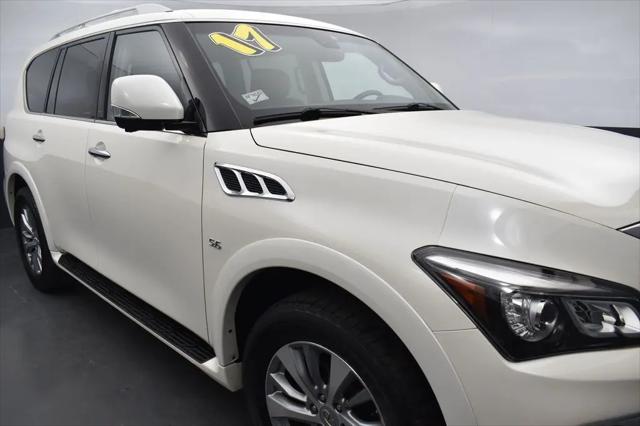 2017 INFINITI QX80 Standard