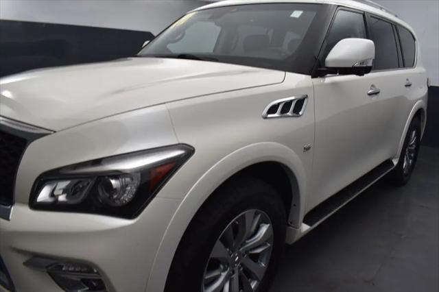 2017 INFINITI QX80 Standard