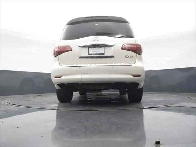 2017 INFINITI QX80 Standard