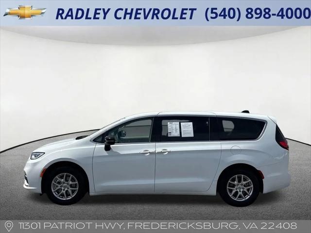 2024 Chrysler Pacifica Touring L
