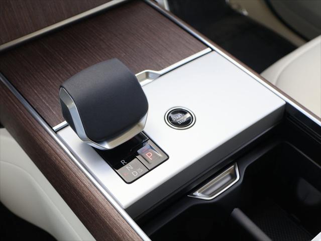 2026 Land Rover Range Rover P400 SE 7 Seat