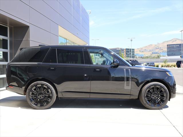 2026 Land Rover Range Rover P400 SE 7 Seat