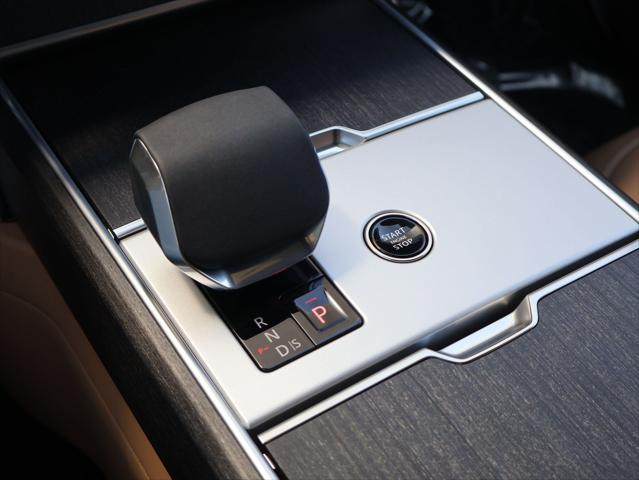 2026 Land Rover Range Rover P400 SE 7 Seat