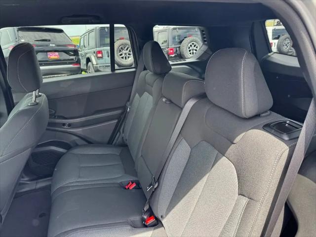 2026 Jeep Cherokee Laredo 4x4