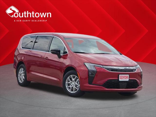 2027 Chrysler Pacifica Select for sale in Indianola, IA