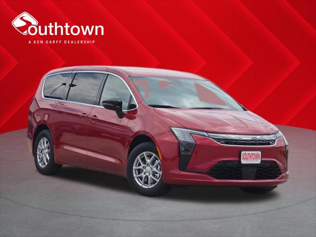 2027 Chrysler Pacifica Select for sale in Indianola, IA
