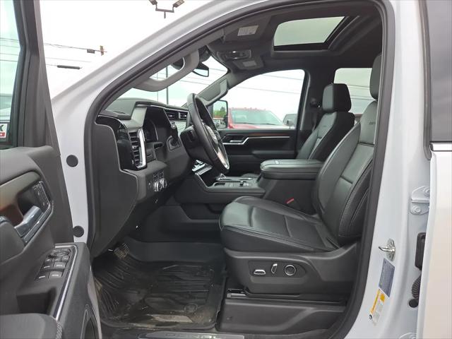 2025 GMC Sierra 3500HD 4WD Crew Cab Standard Bed Denali