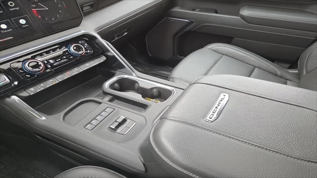 2025 GMC Sierra 3500HD 4WD Crew Cab Standard Bed Denali