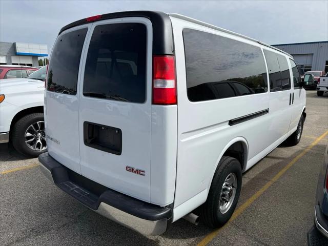 2025 GMC Savana Passenger RWD 3500 Extended Wheelbase LT