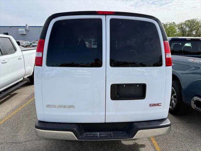2025 GMC Savana Passenger RWD 3500 Extended Wheelbase LT