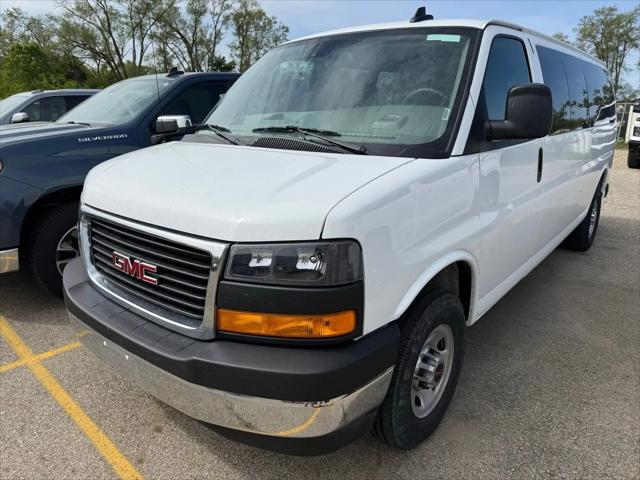 2025 GMC Savana Passenger RWD 3500 Extended Wheelbase LT