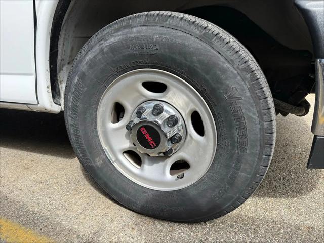 2025 GMC Savana Passenger RWD 3500 Extended Wheelbase LT