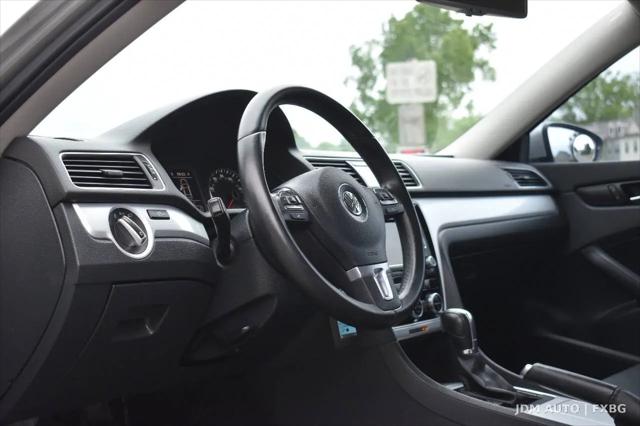 2012 Volkswagen Passat 2.5L SE