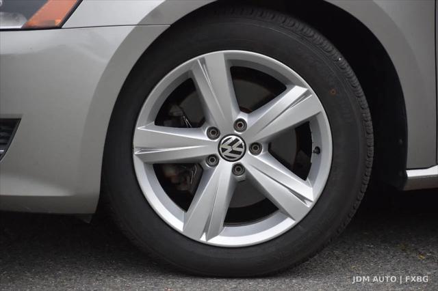 2012 Volkswagen Passat 2.5L SE