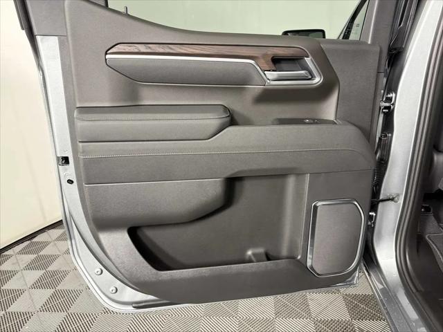2026 GMC Sierra 1500 Crew Cab, Short Bed, SLT, 4WD