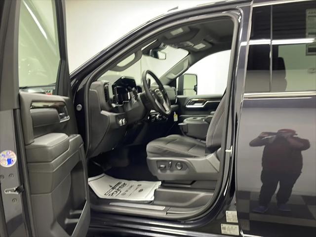 2026 GMC Sierra 2500HD Crew Cab, Standard Bed, SLE, 4WD