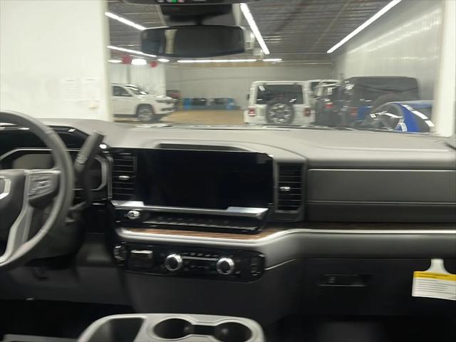 2026 GMC Sierra 2500HD Crew Cab, Standard Bed, SLE, 4WD