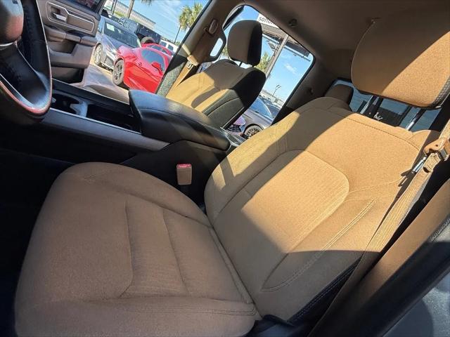 2020 Ram 1500 Big Horn Crew Cab 4x4 5'7" Box