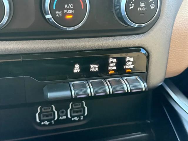 2020 Ram 1500 Big Horn Crew Cab 4x4 5'7" Box