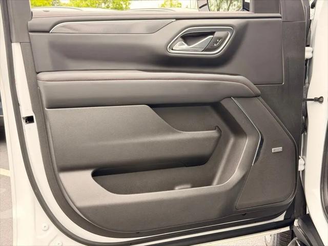 2023 Chevrolet Suburban 4WD RST