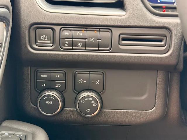 2023 Chevrolet Suburban 4WD RST
