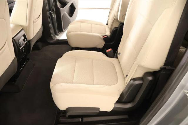 2023 Chevrolet Traverse AWD LT Cloth