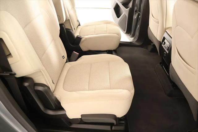 2023 Chevrolet Traverse AWD LT Cloth