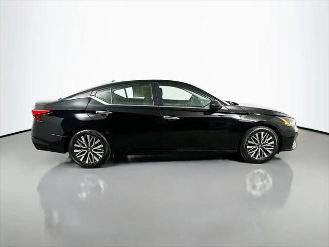 2023 Nissan Altima SV FWD
