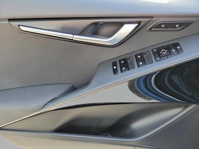 2025 Kia Niro SX