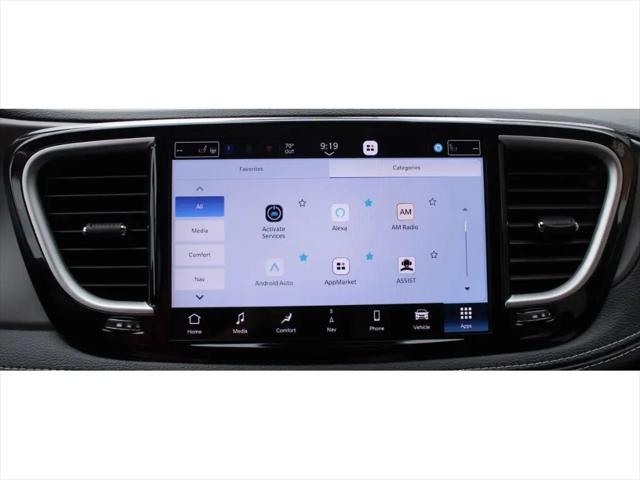 2027 Chrysler Pacifica Select
