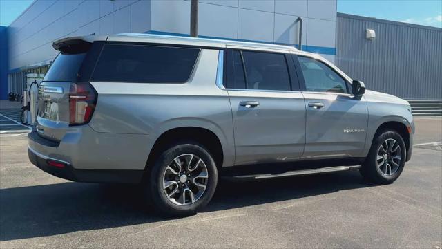 2023 Chevrolet Suburban 4WD LT
