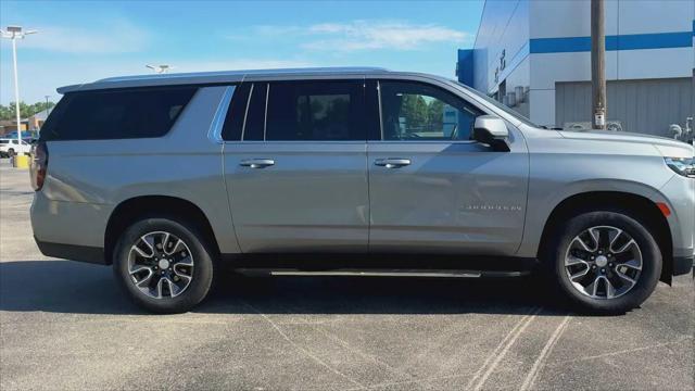 2023 Chevrolet Suburban 4WD LT