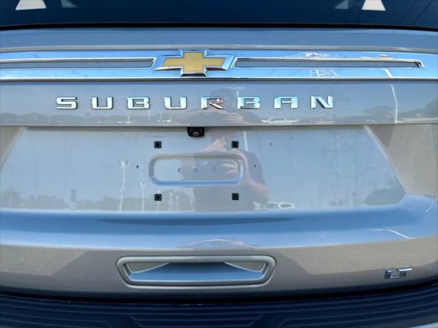 2023 Chevrolet Suburban 4WD LT