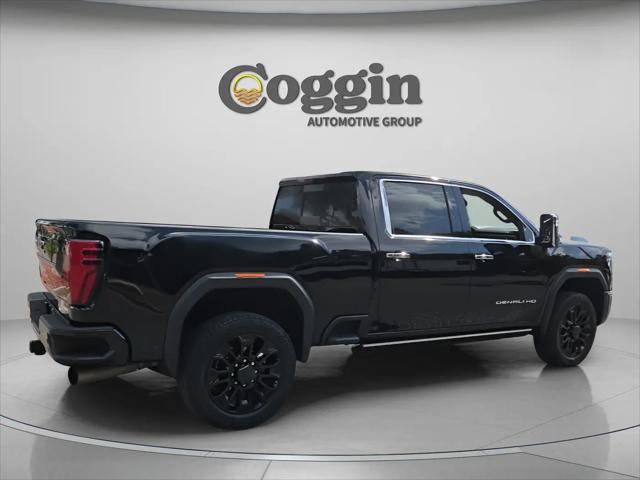 2024 GMC Sierra 2500HD 4WD Crew Cab Standard Bed Denali